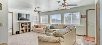 Patio, Grill & Fire Pit: Show Low Escape!