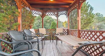 Patio, Grill & Fire Pit: Show Low Escape!