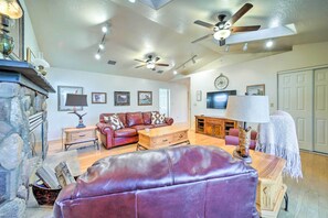 Casa (2 Bedrooms) | Interior