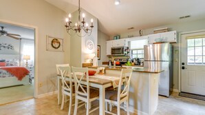Interior - Bright Franklin Villa: Fireplace, Golf Course View (Franklin)