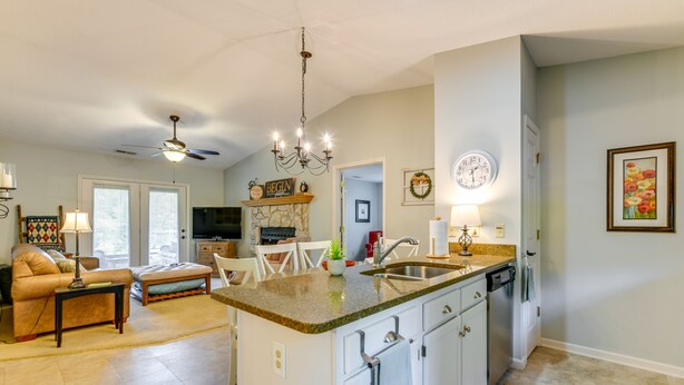 Interior - Bright Franklin Villa: Fireplace, Golf Course View (Franklin)
