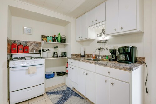 Walk to Aransas Bay: Beautiful Rockport Townhome