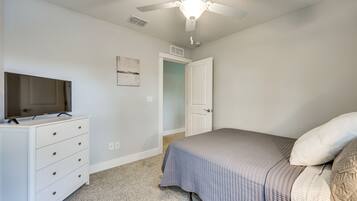 3 bedrooms, bed sheets