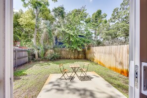 Outdoor dining - New-build Jacksonville Townhome w/ Private Yard! (Jacksonville)