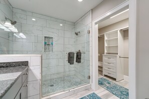 Interior - Riverfront St Clair Home - Walk to Downtown! (St. Clair)
