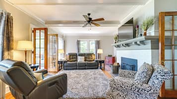 House (5 Bedrooms) | Interior
