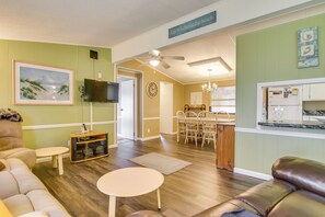 House (3 Bedrooms) | Interior