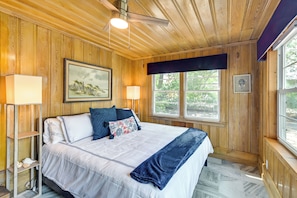 House (2 Bedrooms) | Interior - Chic Historic Myrtle Beach Cottage: Steps to Beach (Myrtle Beach)