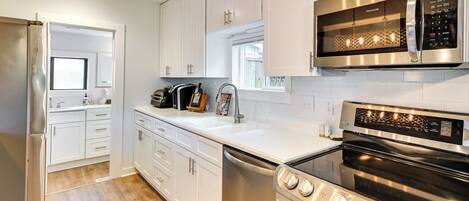 House (2 Bedrooms) | Interior