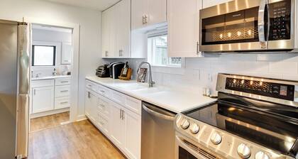 Chic Historic Myrtle Beach Cottage: Steps to Beach