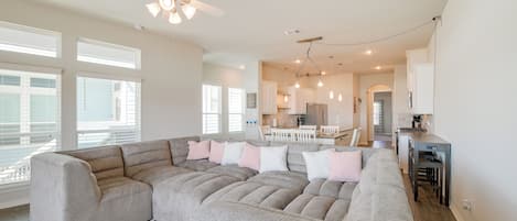 House (3 Bedrooms) | Interior