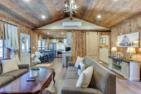 Interior. 9 Mi to Bass Lake: Cabin w/ Fire Pit in Wishon!