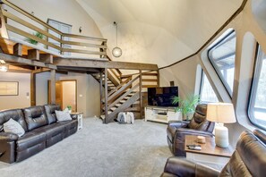 House (5 Bedrooms) | Interior - Wisconsin Vacation Rental: 1 Mi to Road America! (Plymouth)