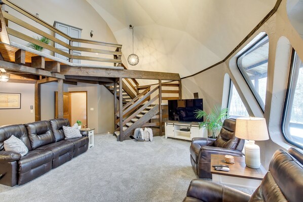 House (5 Bedrooms) | Interior