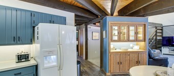 Wisconsin Vacation Rental: 1 Mi to Road America!