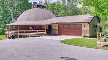 House (5 Bedrooms) | Front of property