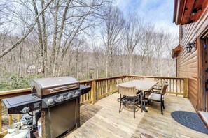 House (3 Bedrooms) | Interior - Deck + Scenic Views: Beech Mountain Cabin (Banner Elk)