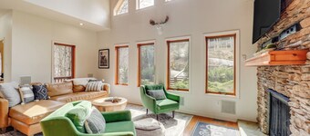 Deck + Scenic Views: Beech Mountain Cabin