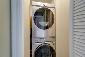 Cottage (3 Bedrooms) | Interior - Charming New Bern Cottage w/ Grill & Fire Pit! (New Bern)