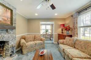 Cottage (3 Bedrooms) | Interior - Charming New Bern Cottage w/ Grill & Fire Pit! (New Bern)