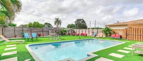 Apartment (2 Bedrooms) | Front of property