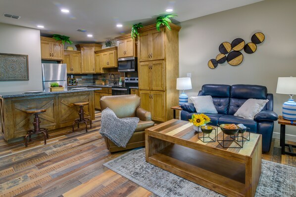 Apartment (1 Bedroom) | Living area
