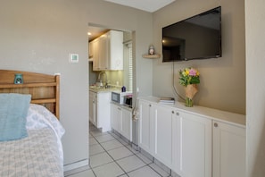 Interior - Tucson Studio w/ Private Backyard - Great Location (Tucson)