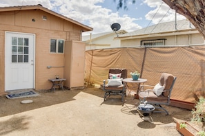 Apartment (0 Bedroom) | Interior - Tucson Studio w/ Private Backyard - Great Location (Tucson)