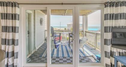 Ocean-view Balcony: Carolina Beach Condo!