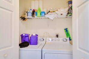 Interior - North Fort Myers Getaway w/ Resort Amenities! (North Fort Myers)