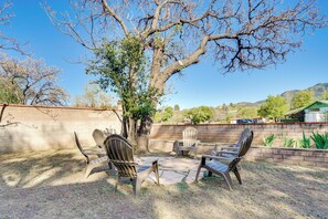 House (2 Bedrooms) | Interior - Vintage Home w/ Mtn Views: 12 Mi to Patagonia Lake (Patagonia)