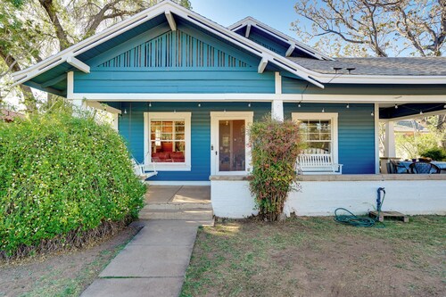 Vintage Home w/ Mtn Views: 12 Mi to Patagonia Lake