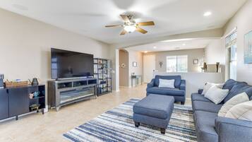 House (3 Bedrooms) | Interior