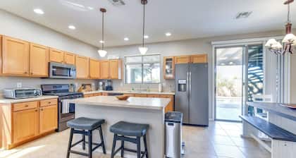 Pool, Patio & Grill: San Tan Valley Escape!