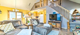 Higgins Lake Retreat - Hike, Swim, Relax!