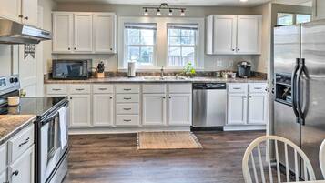 House (2 Bedrooms) | Interior