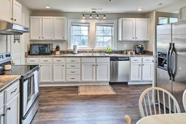 House (2 Bedrooms) | Interior