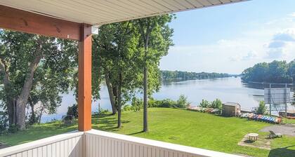 Canal-front Waterford Apartment on Hudson River
