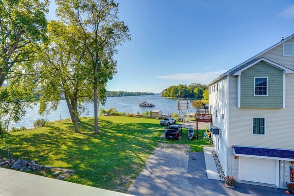Apartment (2 Bedrooms) | Interior - Canal-front Gem! 25 Mi to Saratoga Springs & Track (Waterford)