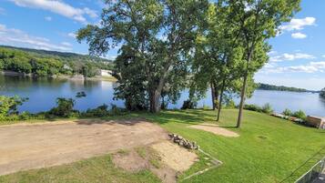 ุงูู
ูุดุฃุฉ ู
ู ุงูุฏุงุฎู