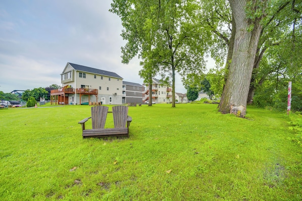 Apartment (2 Bedrooms) | Interior - Canal-front Gem! 25 Mi to Saratoga Springs & Track (Waterford)