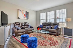 TV - Modern & Spacious Family Home w/ Pool Access! (Carmel)