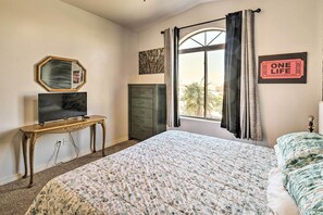 Hus (3 Bedrooms) | 3 sovrum, arbetsyta för laptop, strykjärn/strykbräda och sängkläder