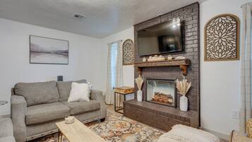 ํ์ฐ์ค (3 Bedrooms) | ๋ด๋ถ