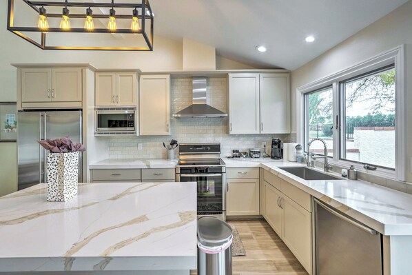 Apartment (2 Bedrooms) | Interior - Luxury Scottsdale Vacation Rental w/ Patio! (Scottsdale)