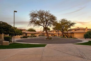 Apartment (3 Bedrooms) | Interior - Elegant Scottsdale Townhome w/ Heated Pool! (Scottsdale)
