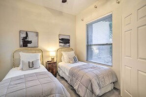 Apartment (3 Bedrooms) | Interior - Elegant Scottsdale Townhome w/ Heated Pool! (Scottsdale)