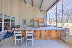 House (2 Bedrooms) | Interior - Home w/ Screened Porch - Near Toledo Bend Lake! (Hemphill)