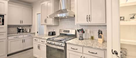 House (2 Bedrooms) | Interior