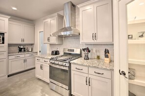 House (2 Bedrooms) | Interior